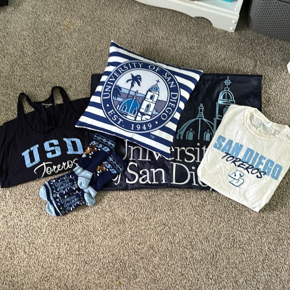 University of San Diego Pillow, socks, t-shirt, tank top, flag